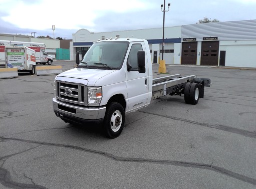 Used 2013 20 ' Cab and Chassis for sale