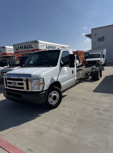 Used 2013 20 ' Cab and Chassis for sale