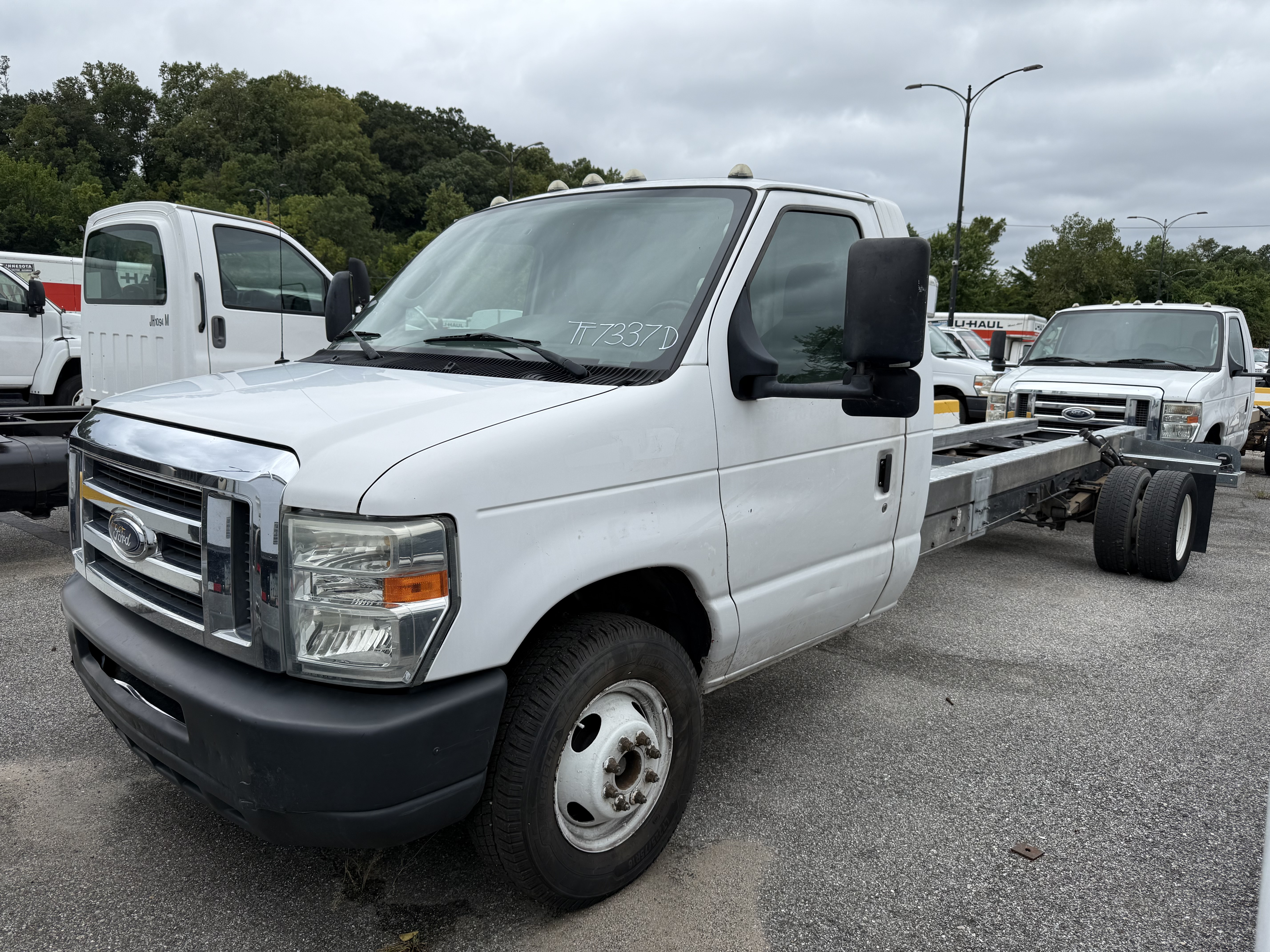 Used 2011 20 ' Cab and Chassis for sale