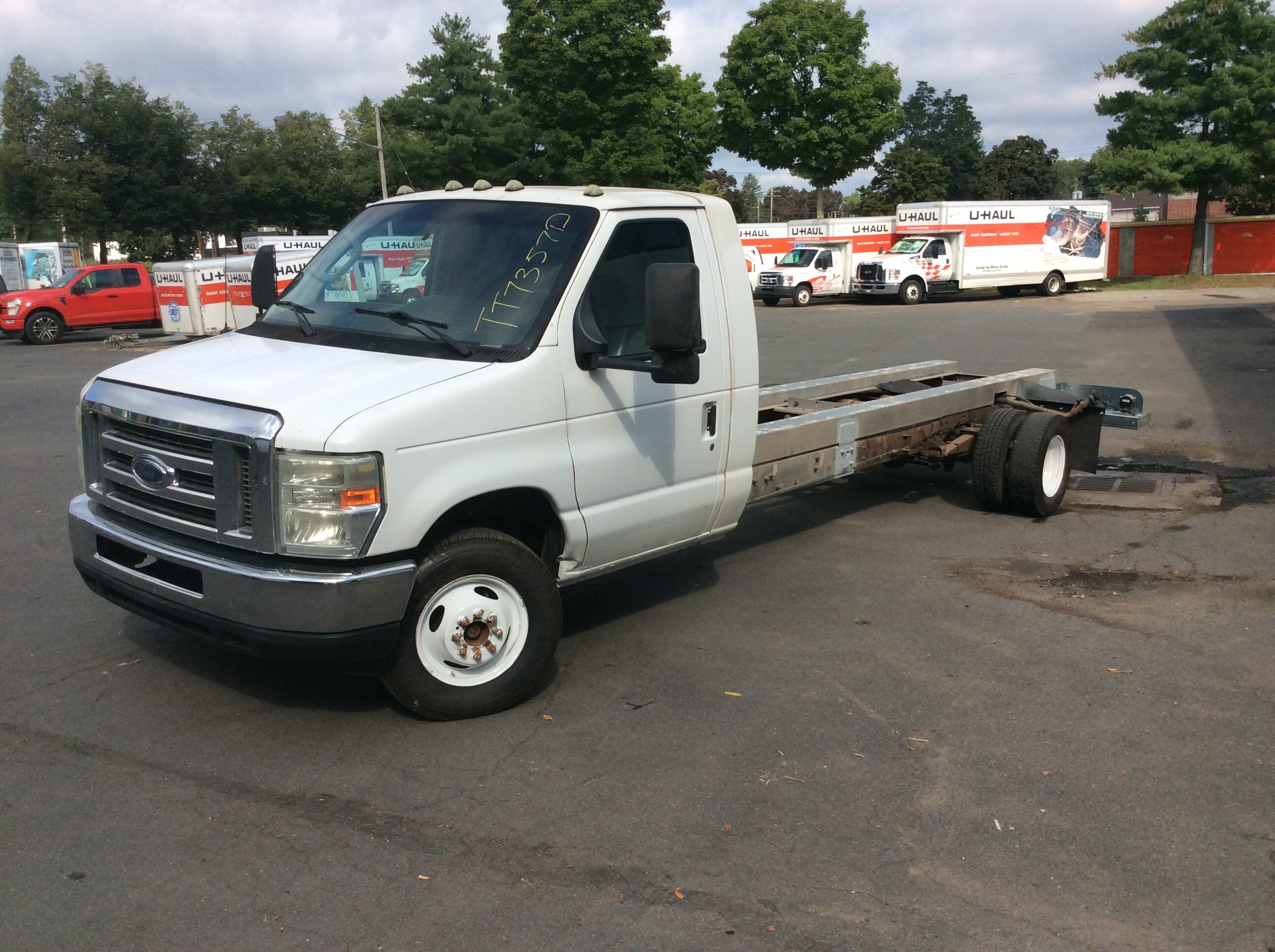 Used 2011 20 ' Cab and Chassis for sale