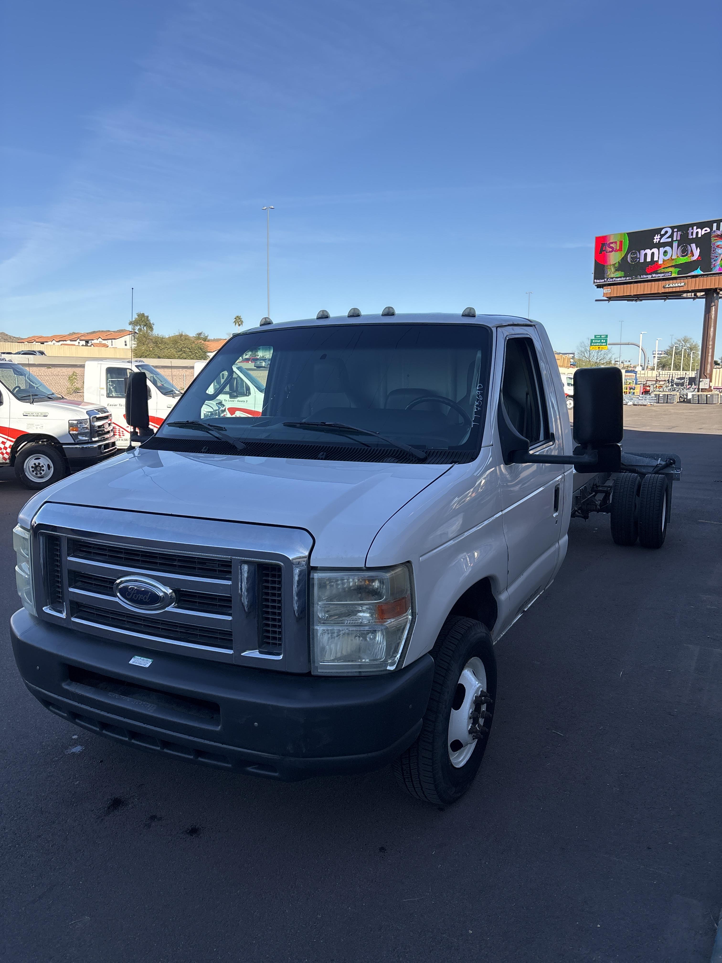 Used 2011 20 ' Cab and Chassis for sale