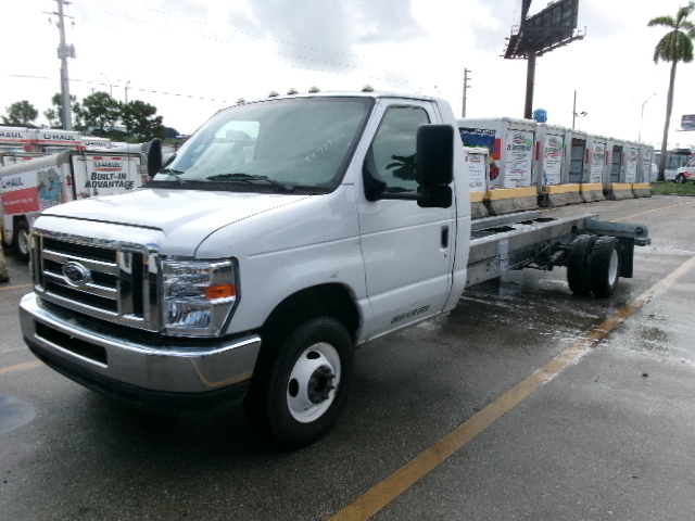 Used 2013 20 ' Cab and Chassis for sale