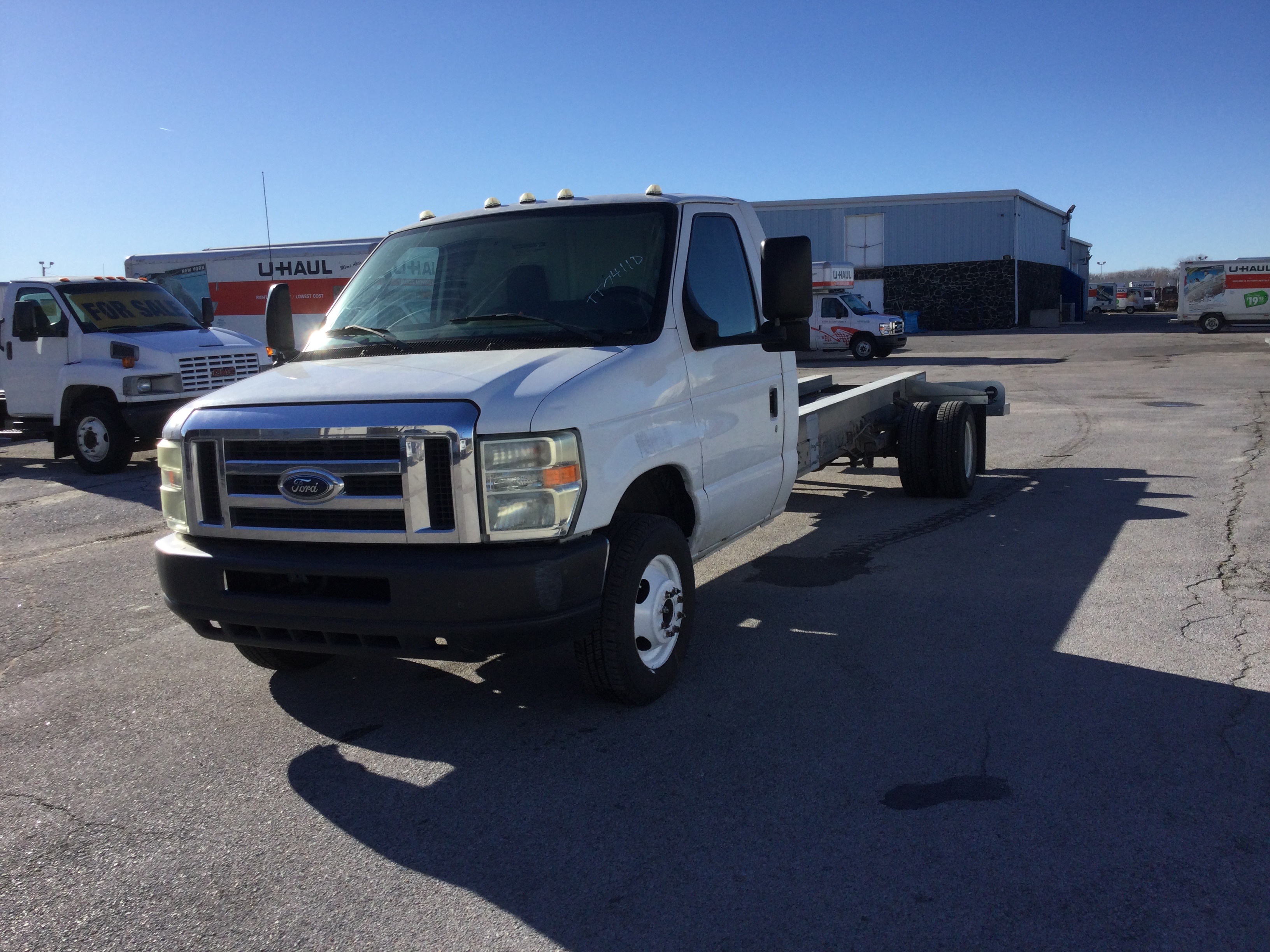 Used 2011 20 ' Cab and Chassis for sale