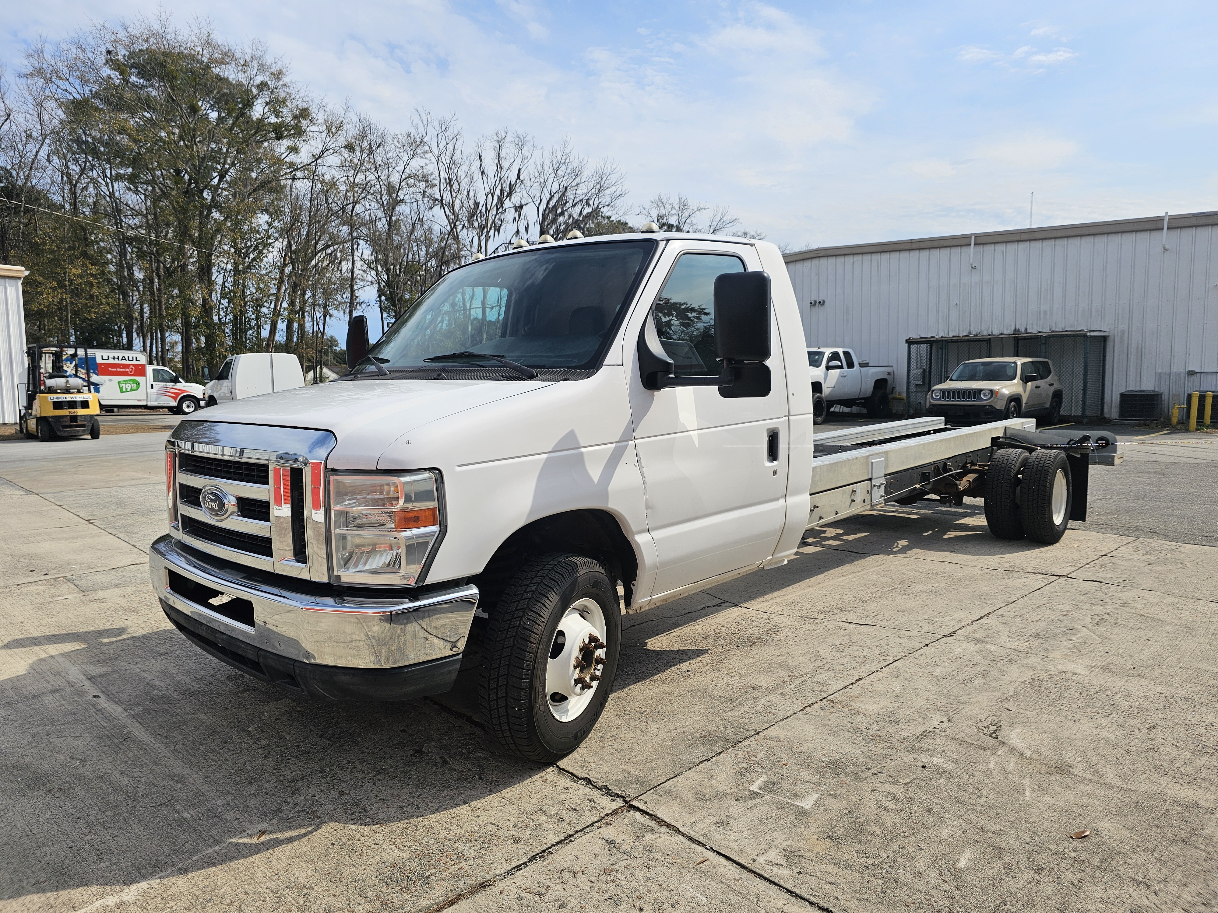 Used 2011 20 ' Cab and Chassis for sale