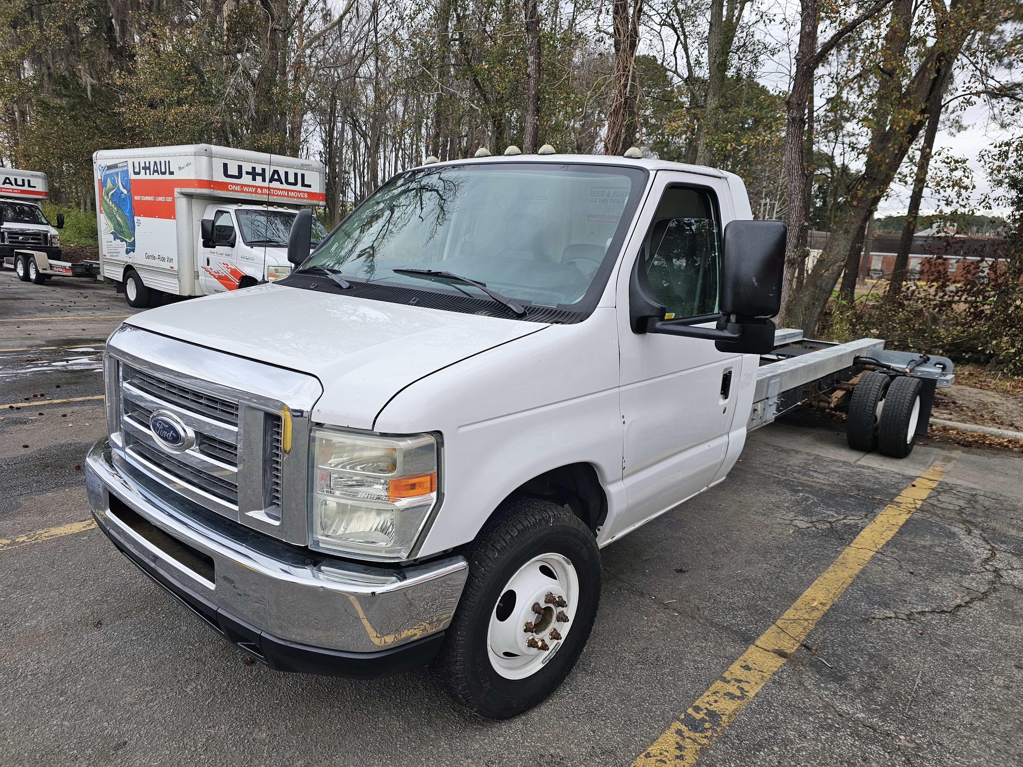 Used 2011 20 ' Cab and Chassis for sale