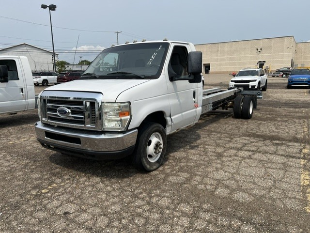 Used 2011 20 ' Cab and Chassis for sale