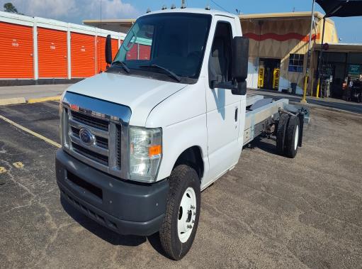 Used 2013 20 ' Cab and Chassis for sale