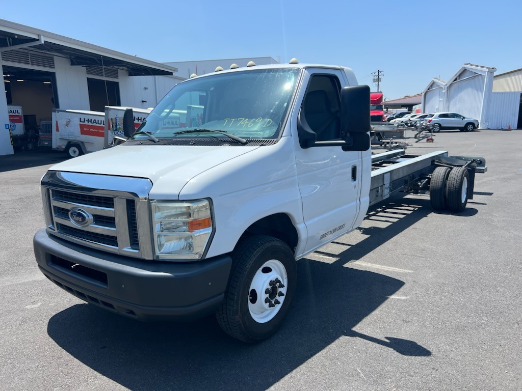 Used 2011 20 ' Cab and Chassis for sale