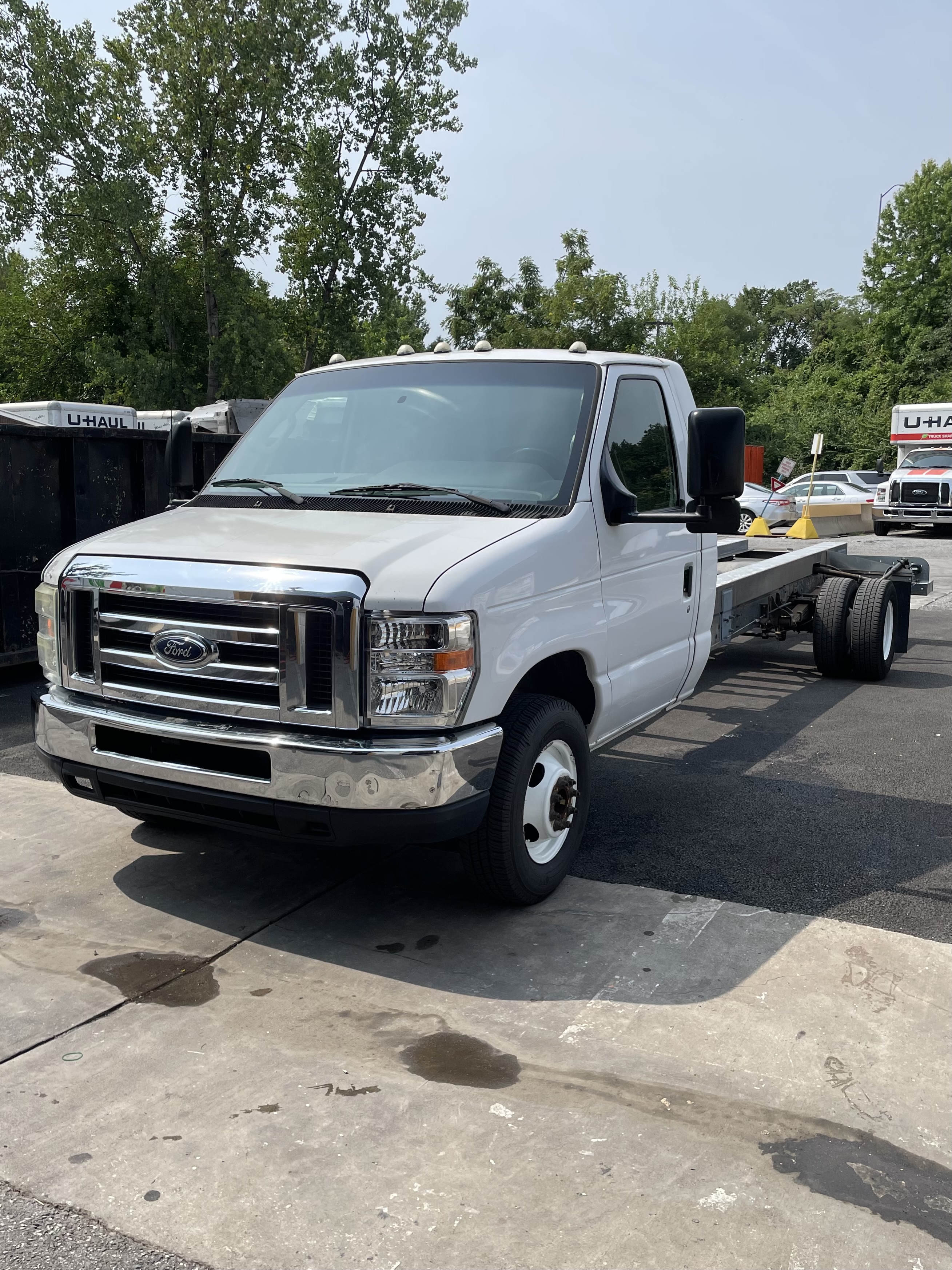 Used 2011 20 ' Cab and Chassis for sale