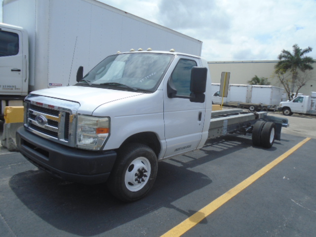 Used 2013 20 ' Cab and Chassis for sale