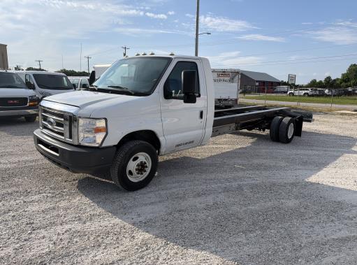 Used 2013 20 ' Cab and Chassis for sale
