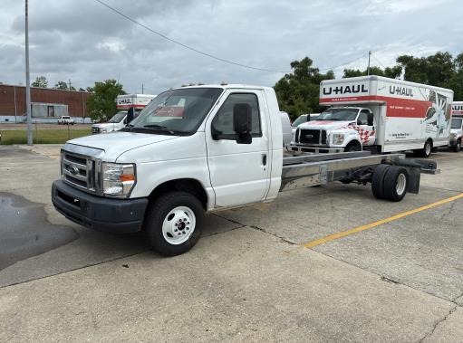 Used 2013 20 ' Cab and Chassis for sale