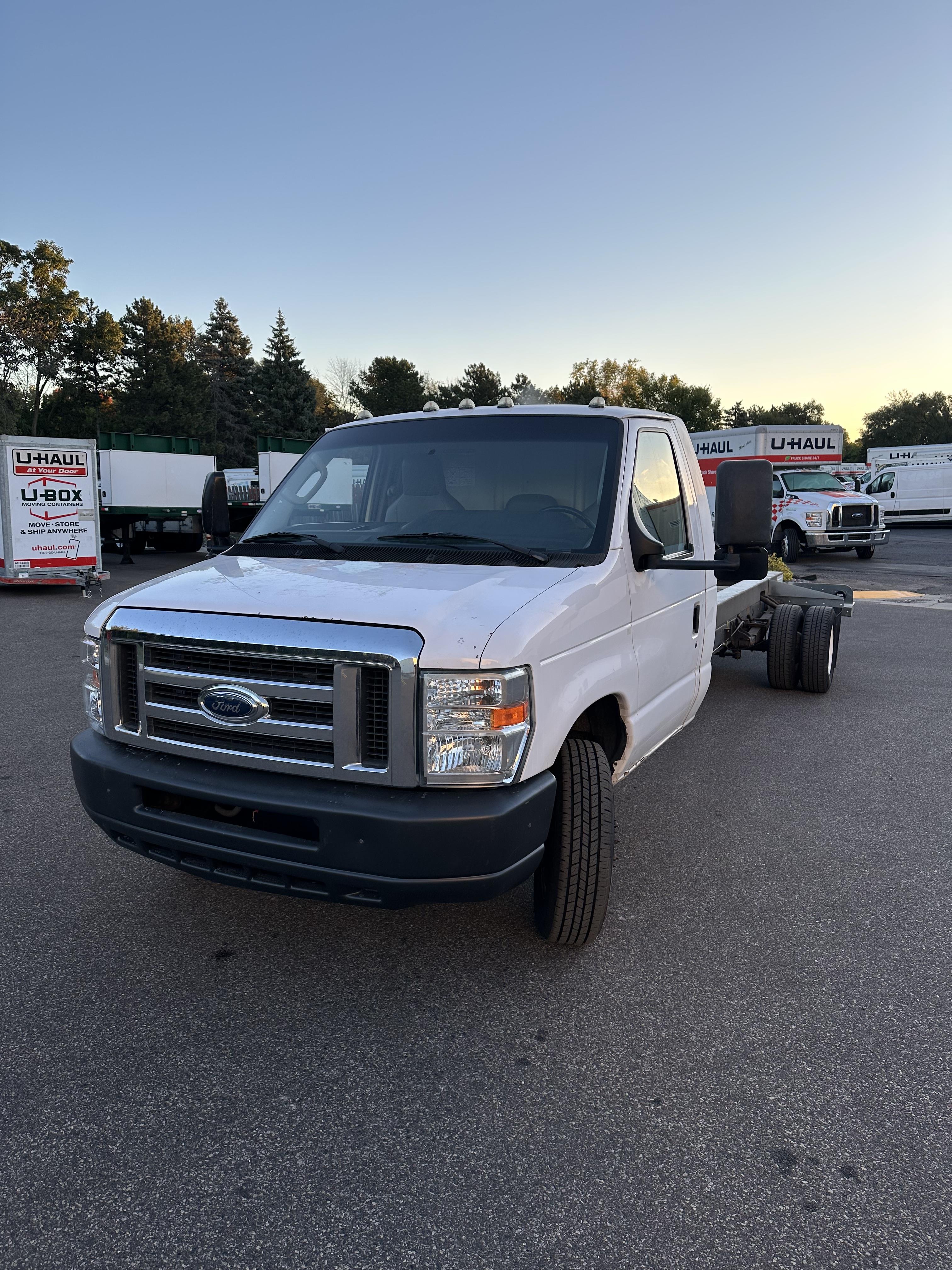 Used 2013 20 ' Cab and Chassis for sale