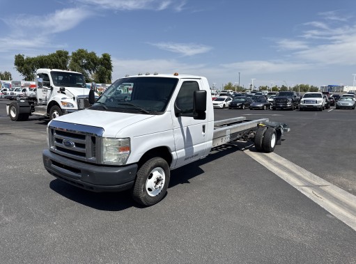 Used 2013 20 ' Cab and Chassis for sale