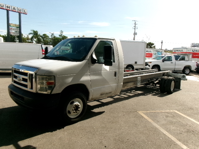 Used 2013 20 ' Cab and Chassis for sale