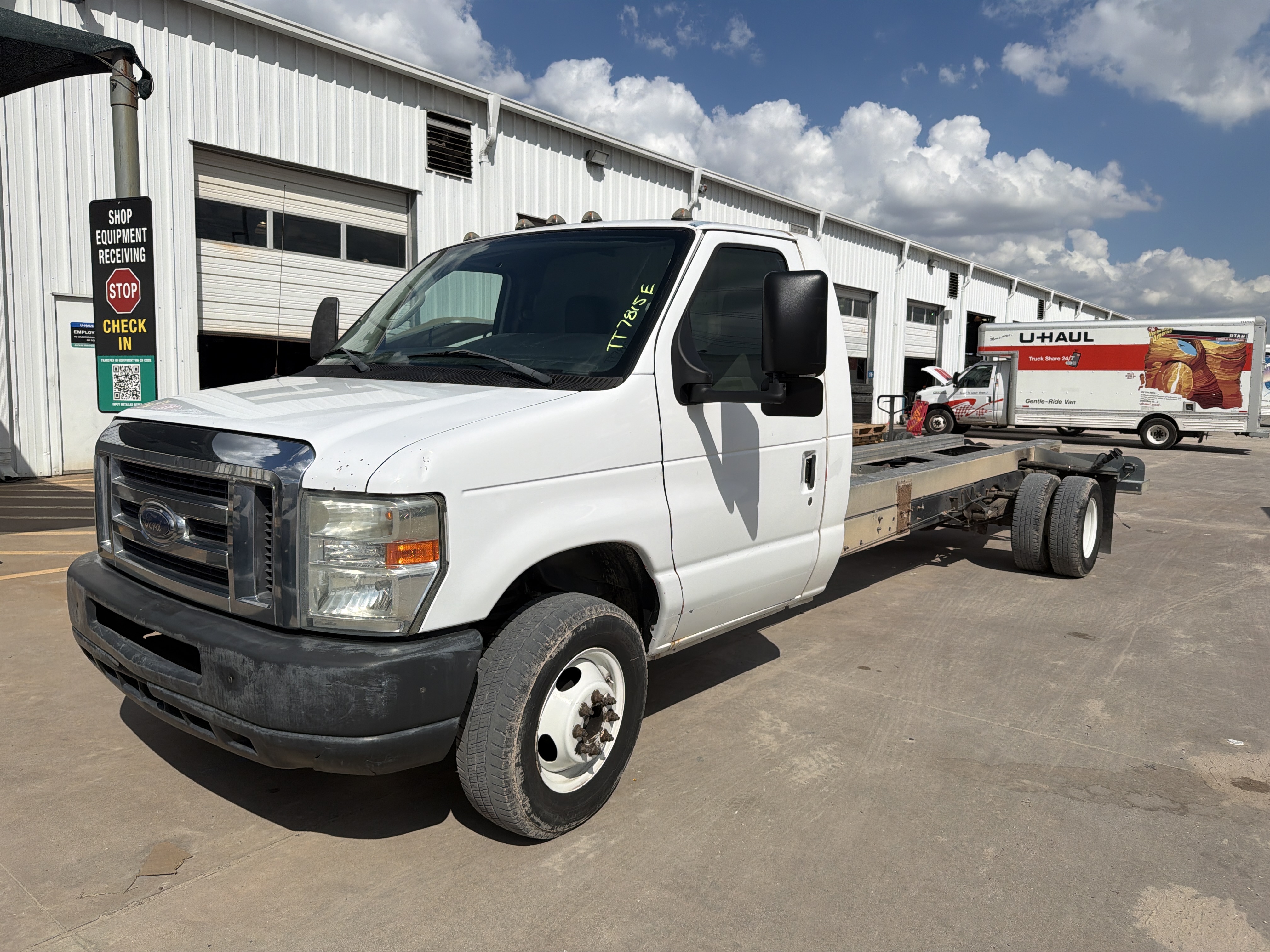 Used 2013 20 ' Cab and Chassis for sale
