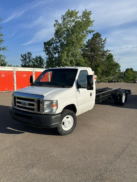 Used 2013 20 ' Cab and Chassis for sale