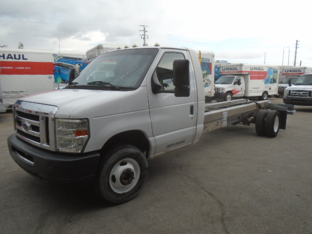 Used 2013 20 ' Cab and Chassis for sale