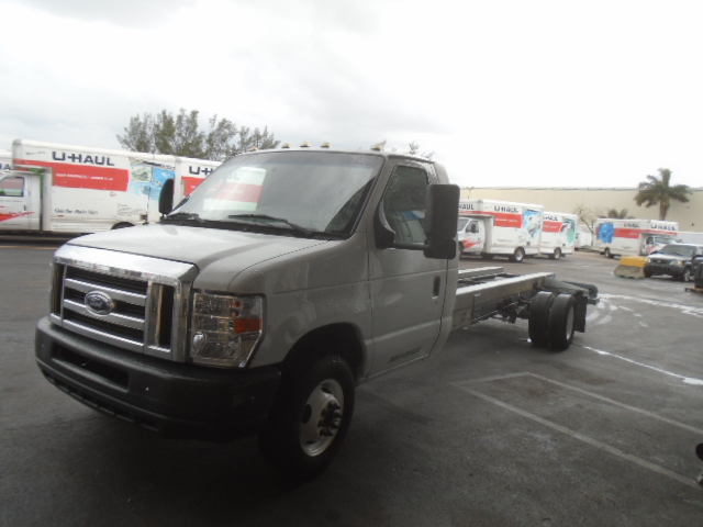 Used 2013 20 ' Cab and Chassis for sale