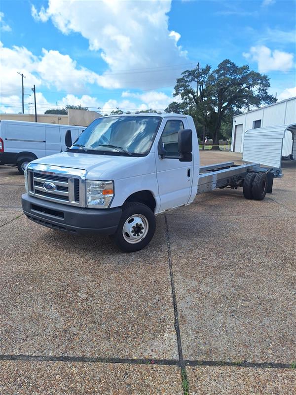 Used 2013 20 ' Cab and Chassis for sale