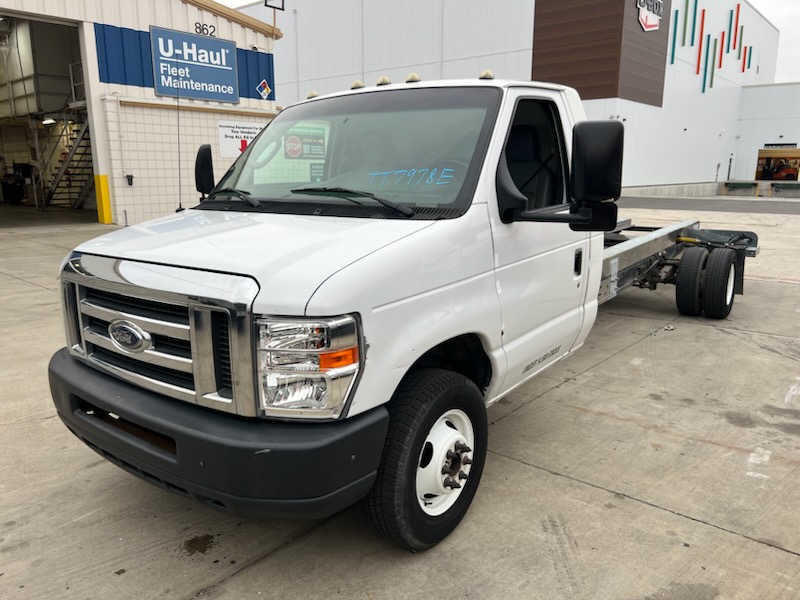 Used 2013 20 ' Cab and Chassis for sale