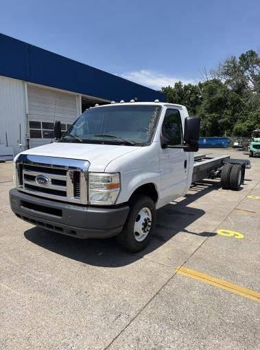 Used 2013 20 ' Cab and Chassis for sale