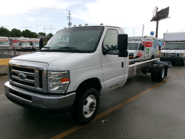 Used 2013 20 ' Cab and Chassis for sale