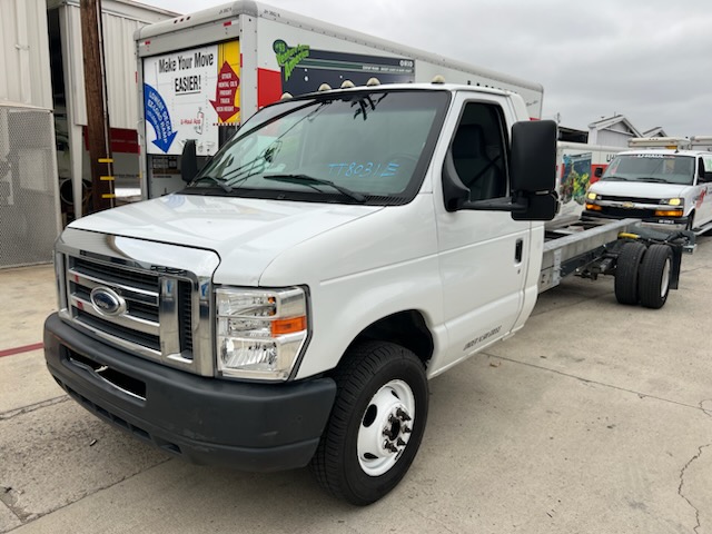 Used 2013 20 ' Cab and Chassis for sale