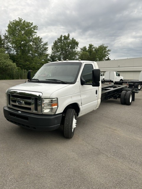 Used 2013 20 ' Cab and Chassis for sale
