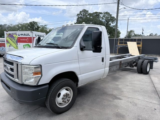Used 2013 20 ' Cab and Chassis for sale