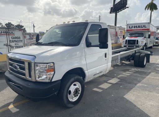 Used 2013 20 ' Cab and Chassis for sale