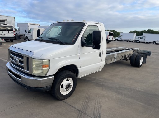 Used 2013 20 ' Cab and Chassis for sale