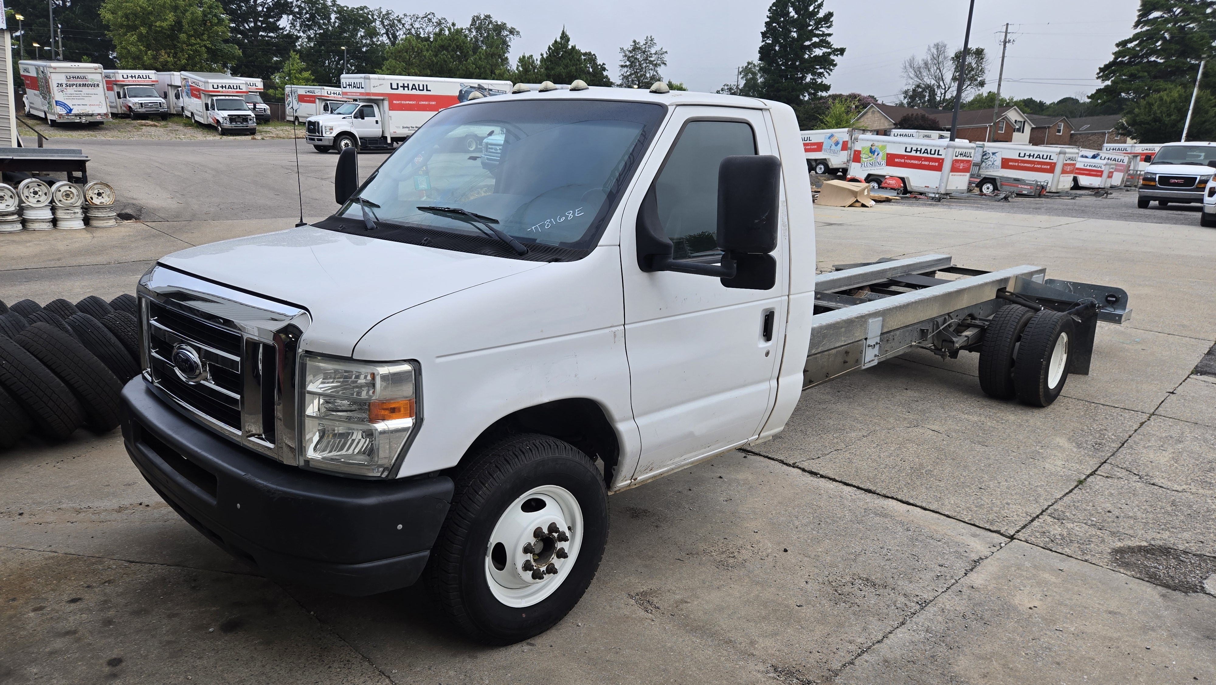 Used 2013 20 ' Cab and Chassis for sale
